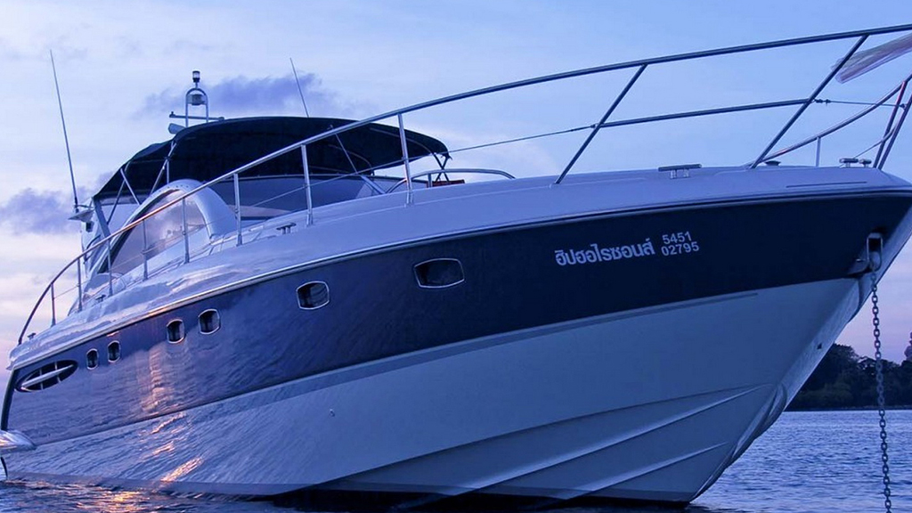 Bootsvermietung / Charter Boot