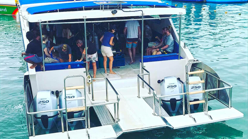 Member Diving Tauchboot