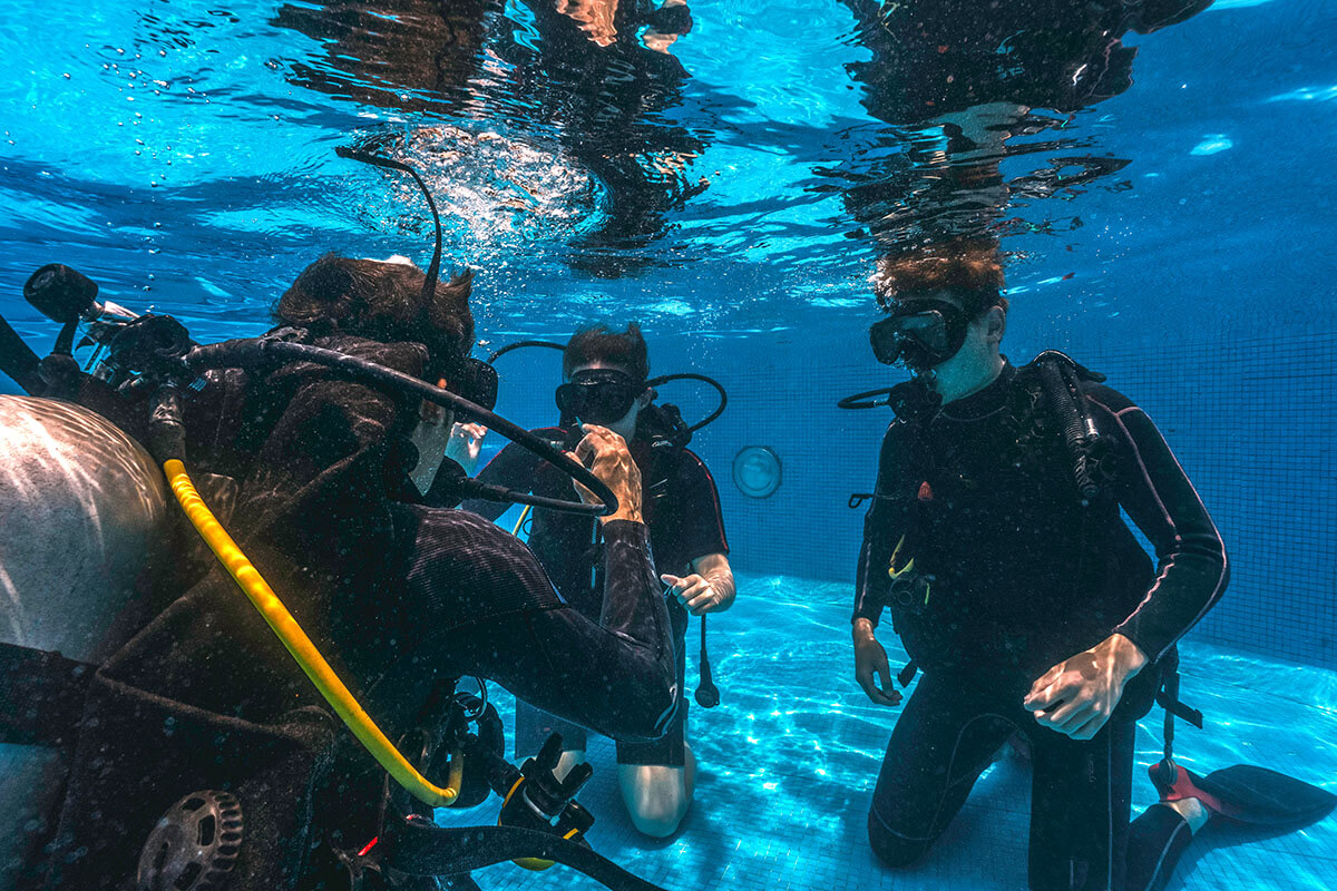 Entdecken Sie die Schweizer Tauchschule Member Diving Entdecken Sie die Schweizer Tauchschule Member Diving